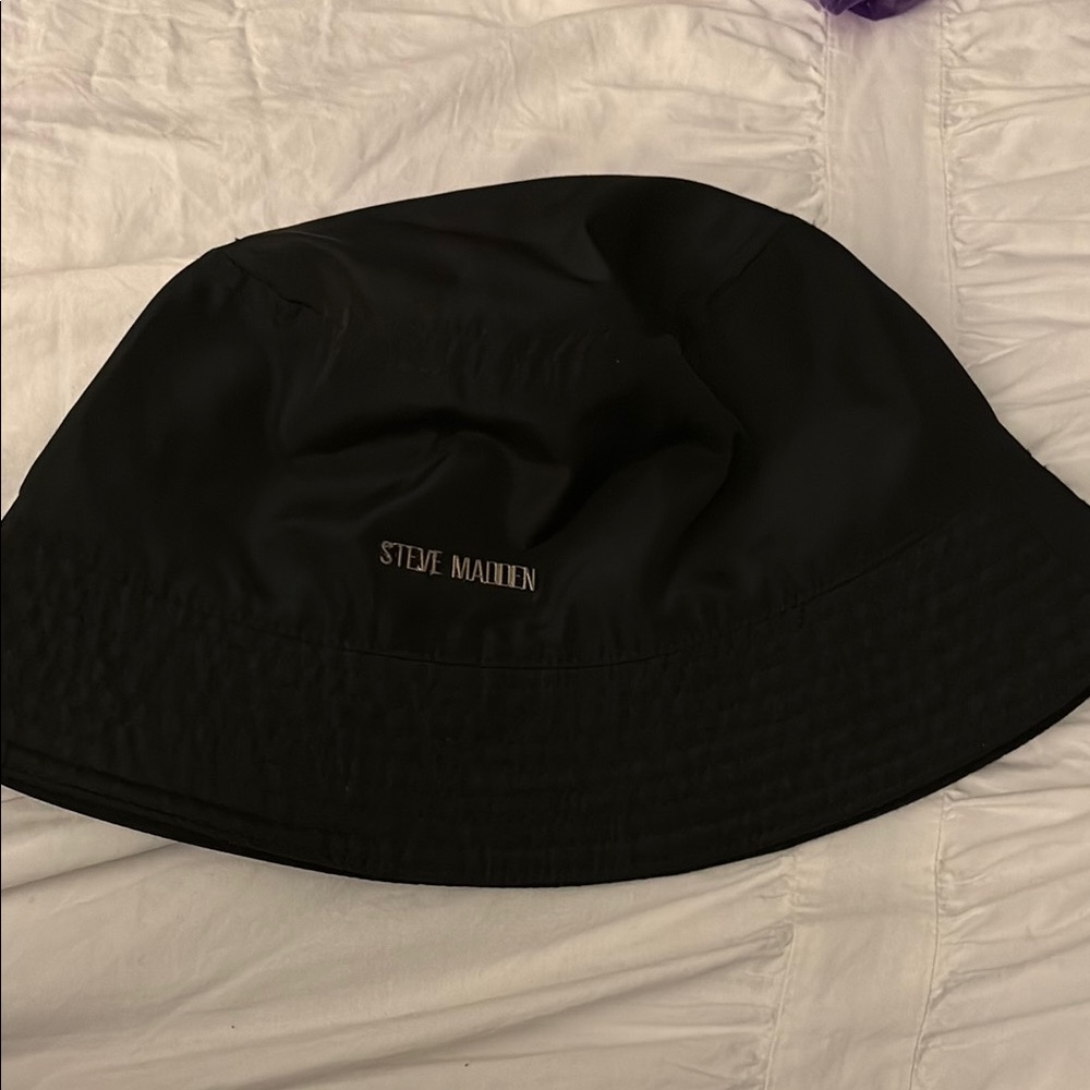 Steve Madden Black Minimalist Bucket Hat